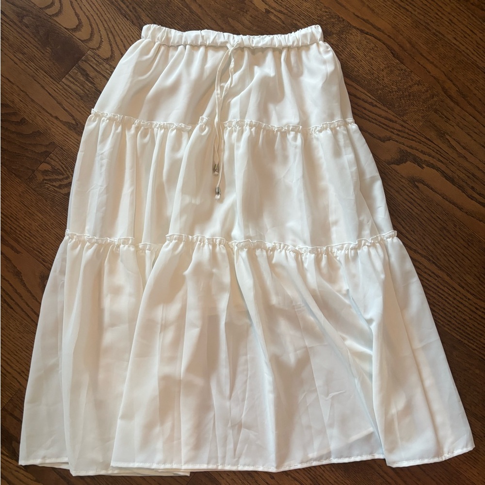 Elegant White Tiered Skirt